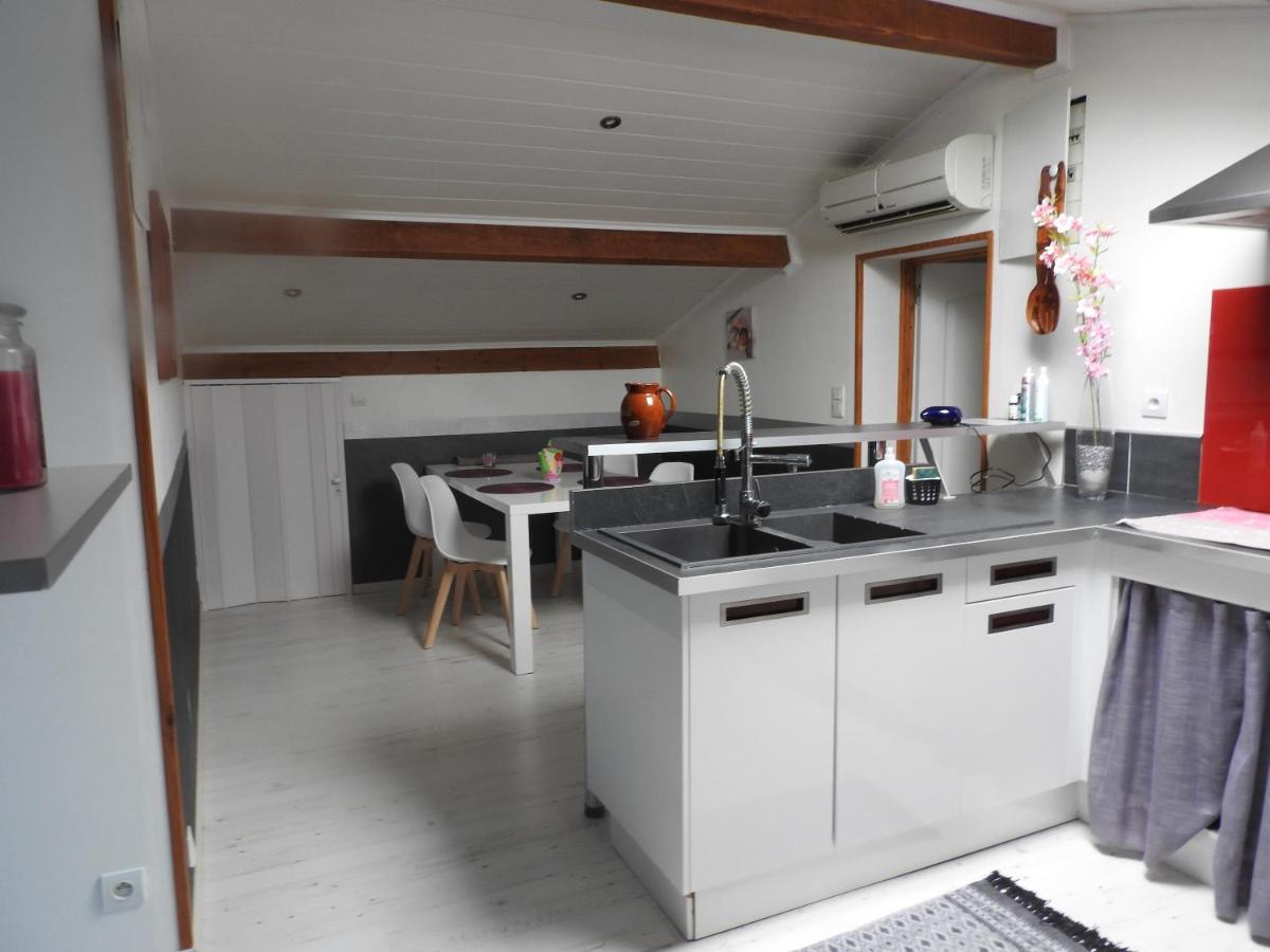 Appartement Mansarde Et Climatise 50 M2 Pompignan  エクステリア 写真
