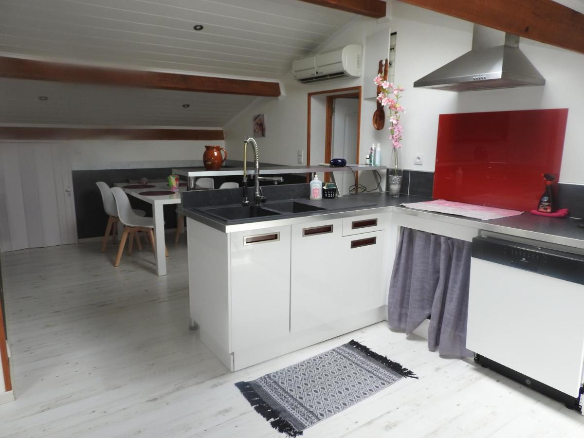 Appartement Mansarde Et Climatise 50 M2 Pompignan  エクステリア 写真
