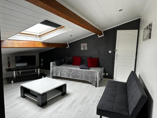 Appartement Mansarde Et Climatise 50 M2 Pompignan  エクステリア 写真