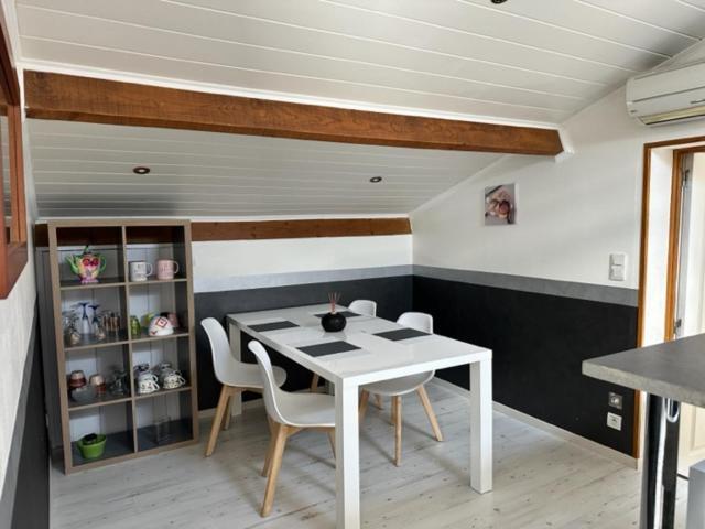 Appartement Mansarde Et Climatise 50 M2 Pompignan  エクステリア 写真