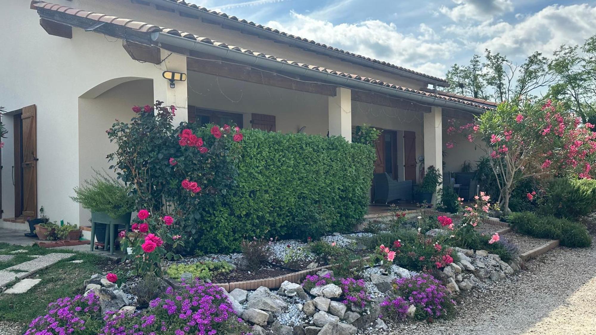 Appartement Mansarde Et Climatise 50 M2 Pompignan  エクステリア 写真